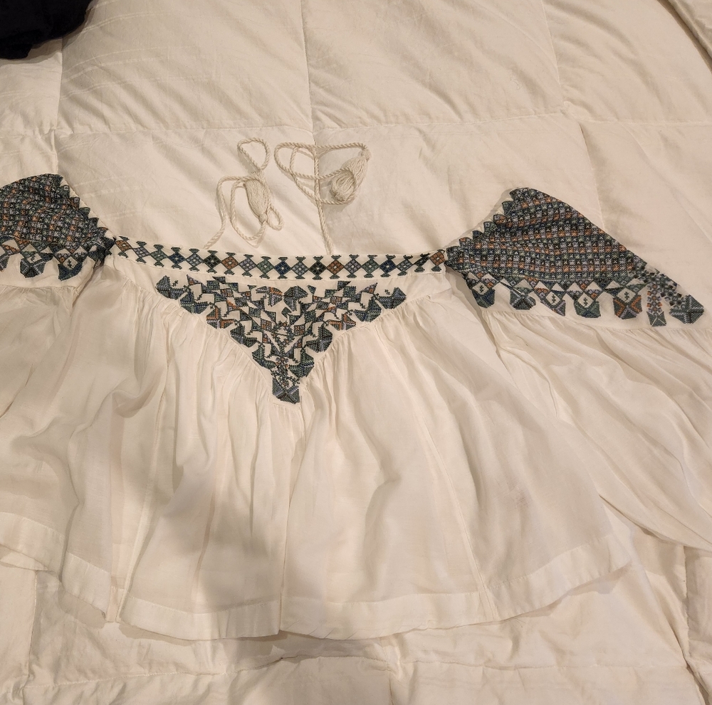 Free people off shoulder with globe sleeves blouse white w embroidery green xs
